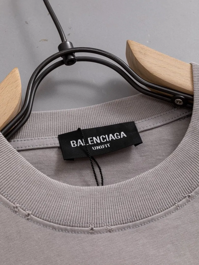 P100✨🔥 [balenciaga] 2026FW short-sleeved T-shirt Premium 26s double yarn 300g fabric embroidery process wash water spray Ma Jiu distressed color: wash water black wash water white wash water Khaki Size: S M L XL 2XL
